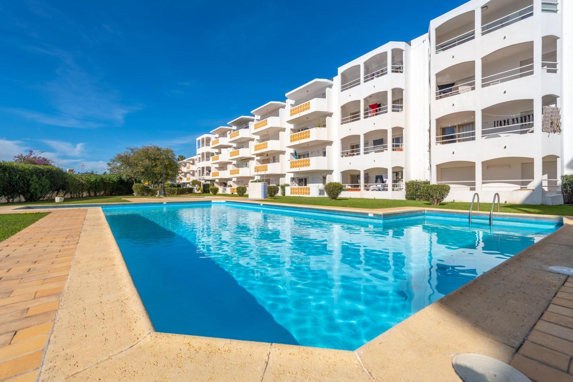 Algarsun - Idealy Situated Holiday Apartment With All Modern Comfort Албуфейра Екстериор снимка